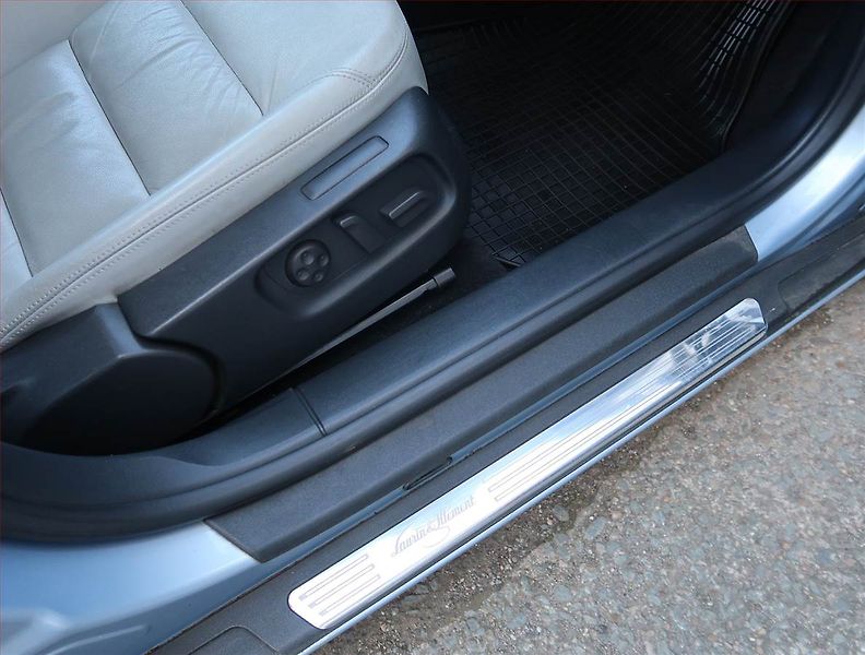 Škoda Octavia (2009) Laurin&Klement 2.0 TDI, Xenony - fotka 23 z 25