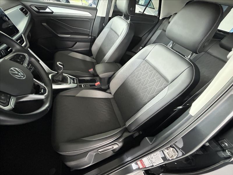 Volkswagen T-Roc 1,0   TSI,GOAL,SERVISKA,1.MAJ - fotka 25 z 31