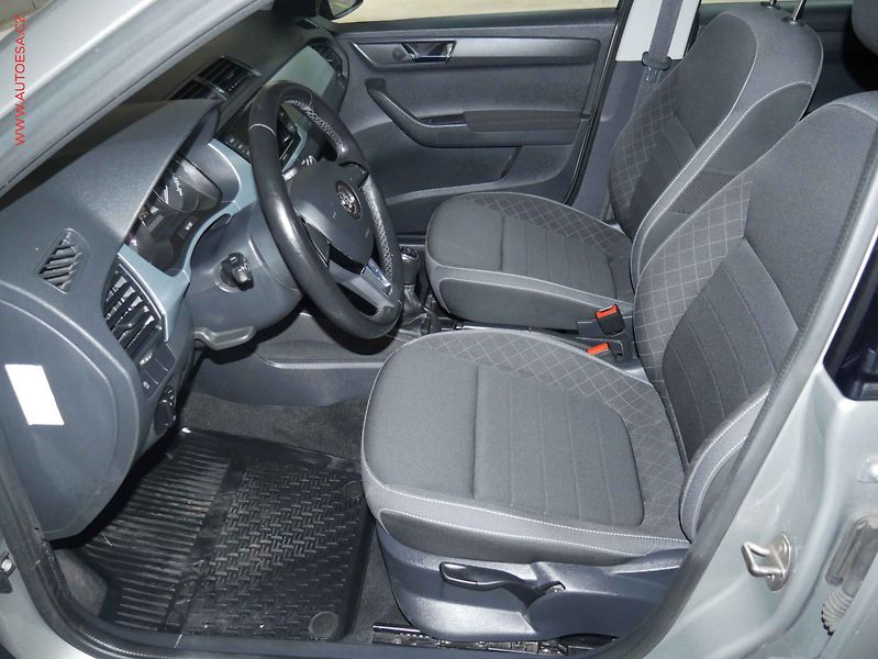 Škoda Fabia (2019) 1.0TSI, 2.maj,ČR, Ambition - fotka 9 z 16