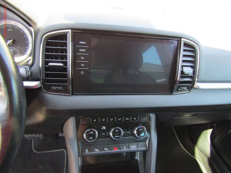 Škoda Karoq (2019) 1.6 TDi, Style, DSG, kůže - fotka 15 z 23