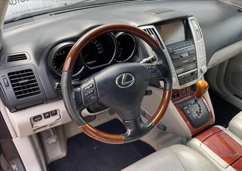 Lexus RX 300 3,0 i,150kW,4x4,Aut. - fotka 11 z 23