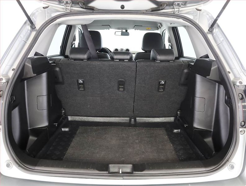 Suzuki Vitara (2016) 1.6 VVT, 4X4, Serv.kniha - fotka 16 z 17