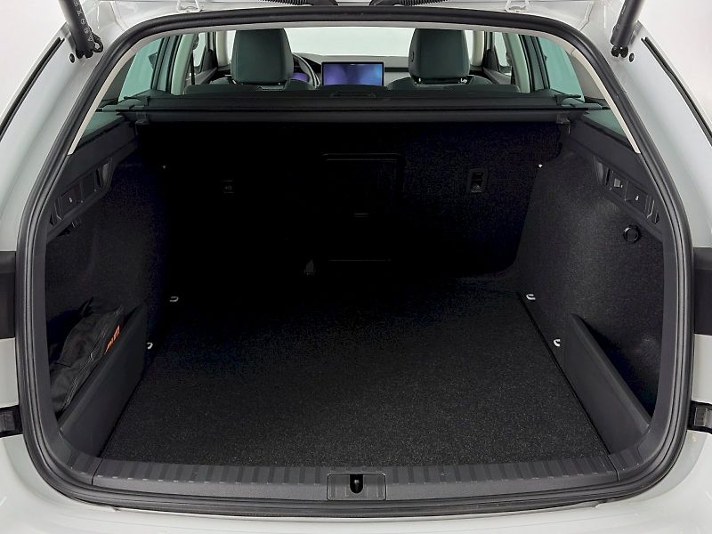 Škoda Octavia (2025) Combi DSG 1.5TSI 110kW Top Sel - fotka 27 z 31