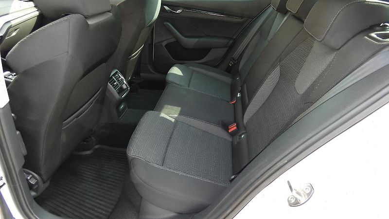 Škoda Octavia 1.5 TSI DSG Ambition - fotka 19 z 22