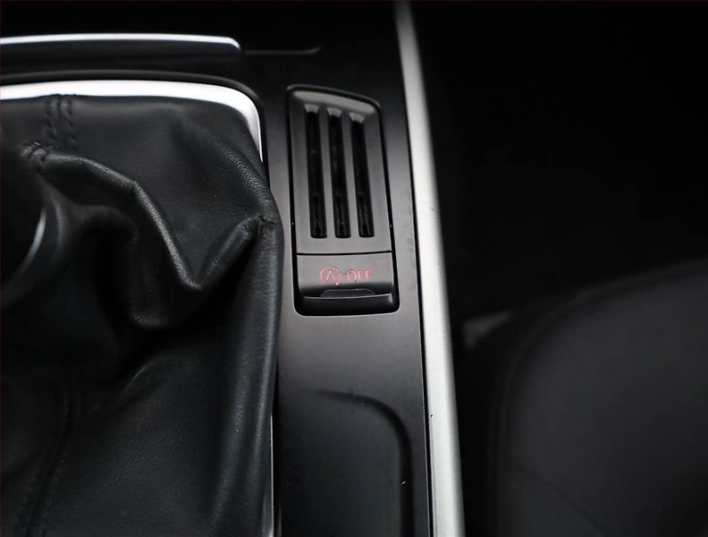 Audi A4 (2010) 2.0 TDI, nová STK, jezdí dobře - fotka 14 z 18