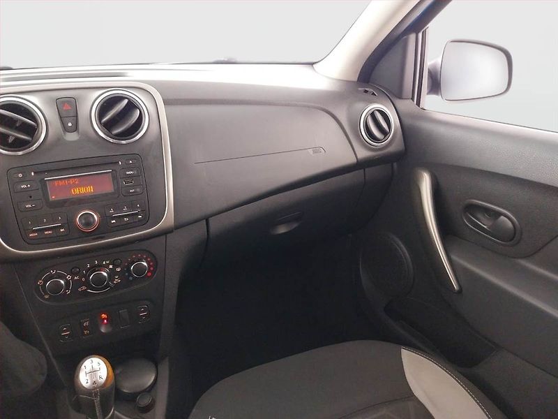Dacia Sandero (2013) 1.5 dCi, Tempomat - fotka 8 z 17