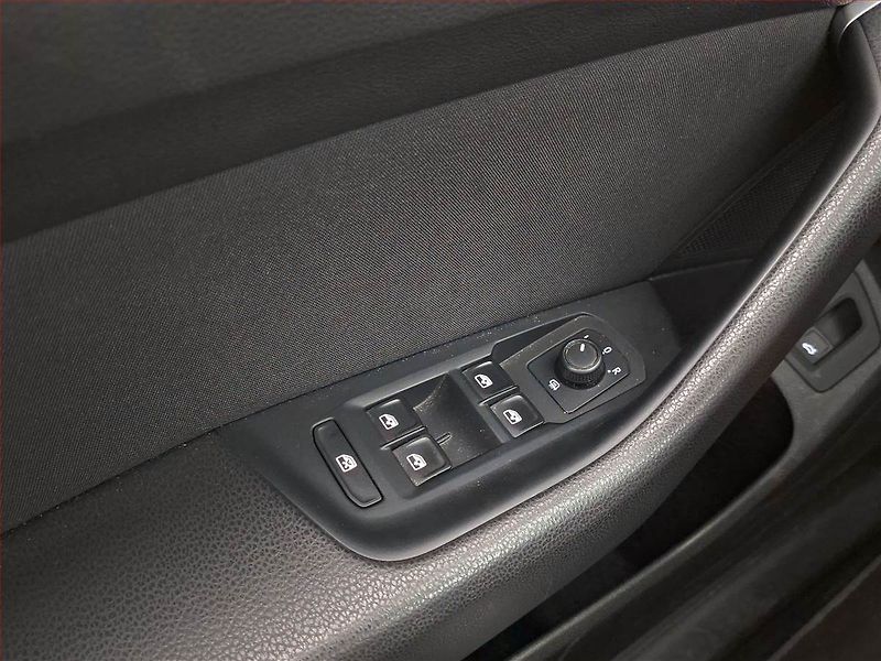 Volkswagen Passat (2022) 2.0 TDI - fotka 16 z 16