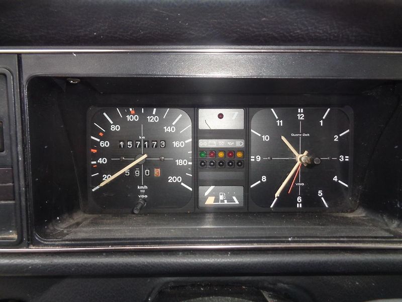 Volkswagen Golf 1,6 GX   Diesel - fotka 10 z 12