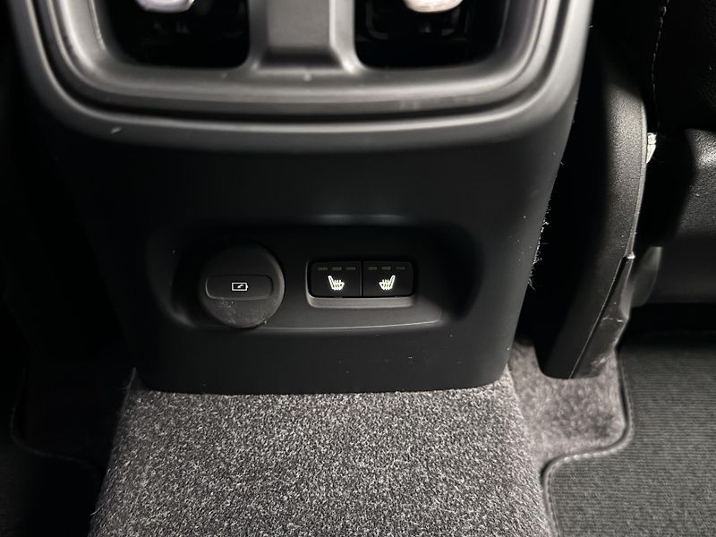 Volvo XC40 T5 AWD MOMENTUM PRO AUT - fotka 24 z 41