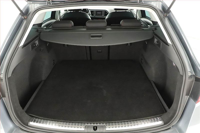 Seat Leon (2016) 1.8 TSI, Automat, Navi - fotka 16 z 17