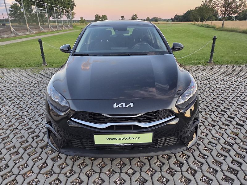 Kia Ceed (2022) 1.0 T-GDI 74 kW Spin,CZ,DPH - fotka 2 z 26