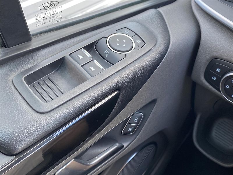 Ford Tourneo Custom 2,0 EcoBlue 136kW L2 - fotka 13 z 26