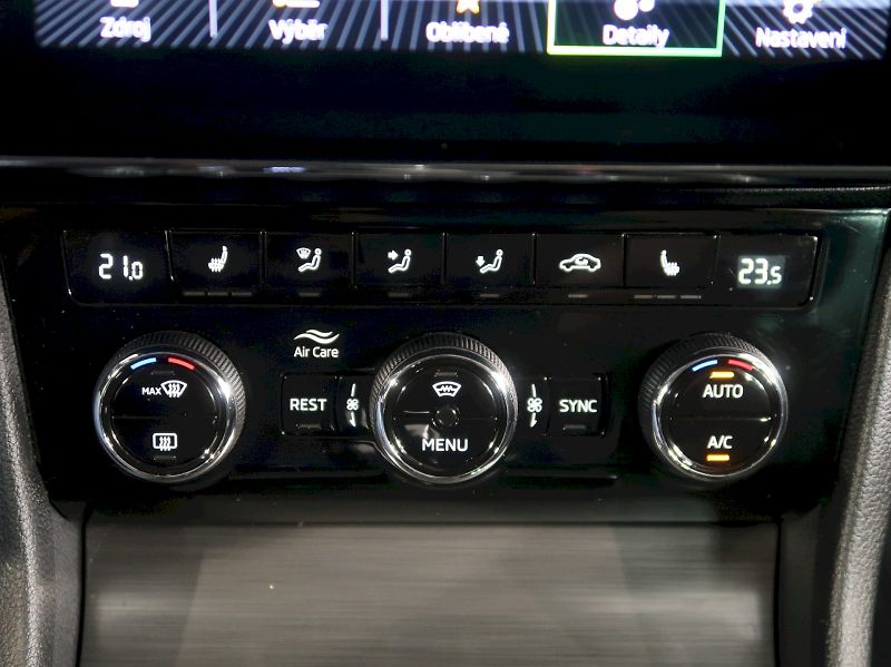 Škoda Superb (2022) STYLE 2.0TSI 140KW - fotka 29 z 39