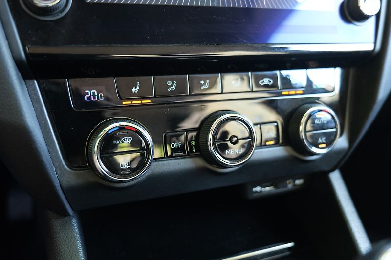 Škoda Octavia 1.4 TSI 110 kW Tažné CarPlay - fotka 25 z 28