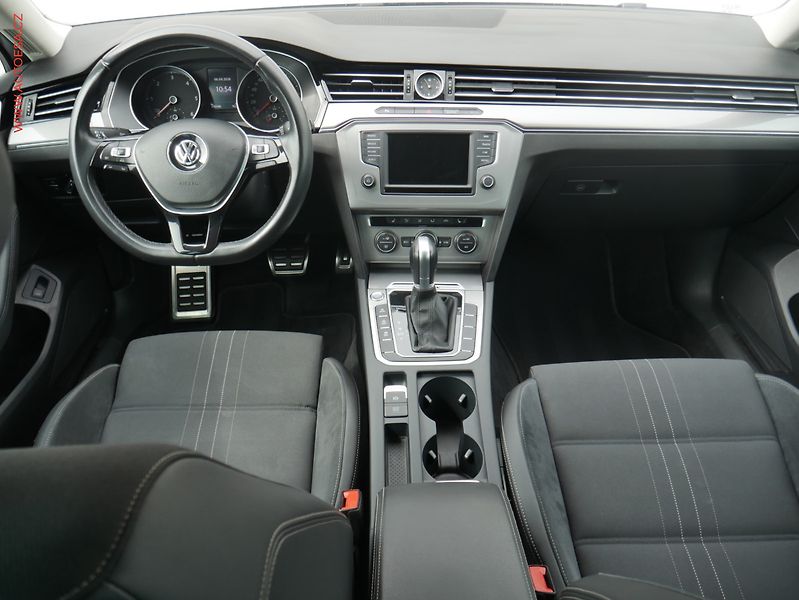 Volkswagen Passat (2017) 2.0TDi, ČR, DSG, LED, navi - fotka 10 z 23