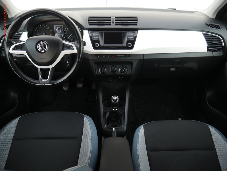 Škoda Fabia (2015) 1.2 TSi, Ambition, výhřev sed - fotka 8 z 16