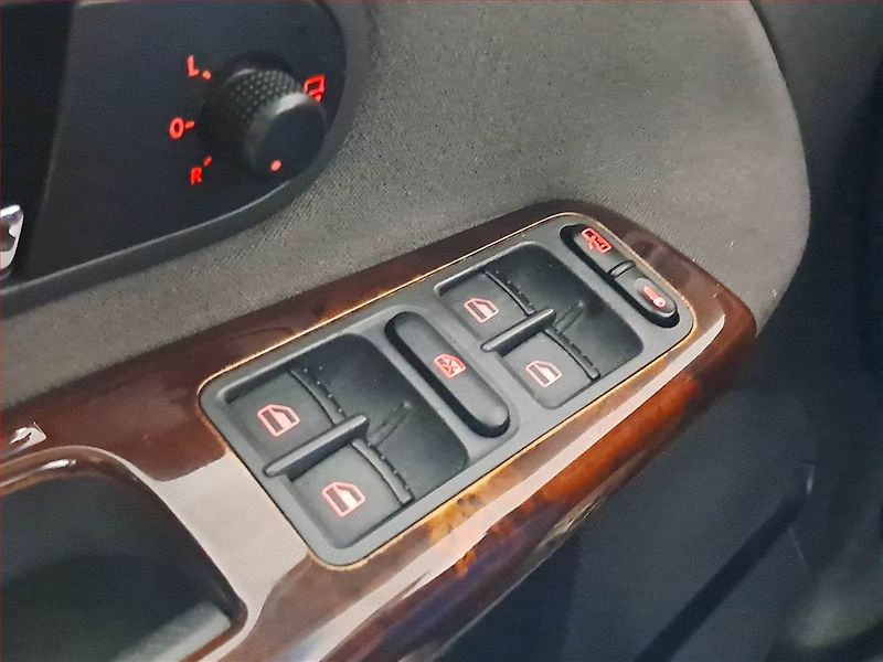 Volkswagen Sharan (2008) 2.0 TDI, Xenony, Tempomat - fotka 16 z 17