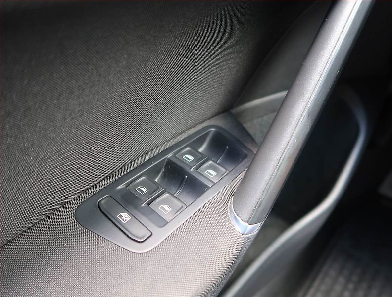 Volkswagen Golf (2013) 1.2 TSI, Tempomat - fotka 15 z 17