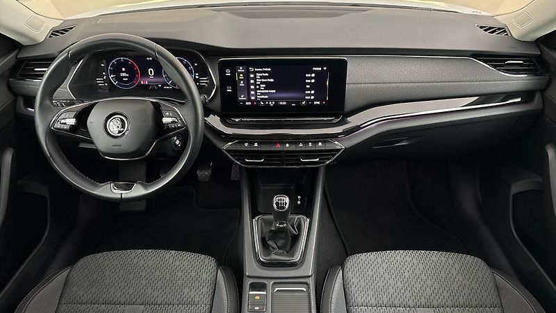 Škoda Octavia 2.0 TDI Style Combi - fotka 8 z 25