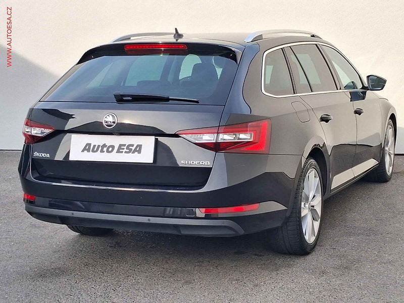 Škoda Superb (2019) 2.0 TDI, Style, DSG, navi - fotka 4 z 18