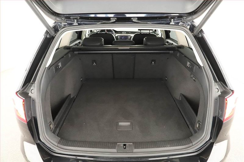 Volkswagen Passat (2015) 2.0 TDI, 4X4, Kůže, Navi - fotka 16 z 18