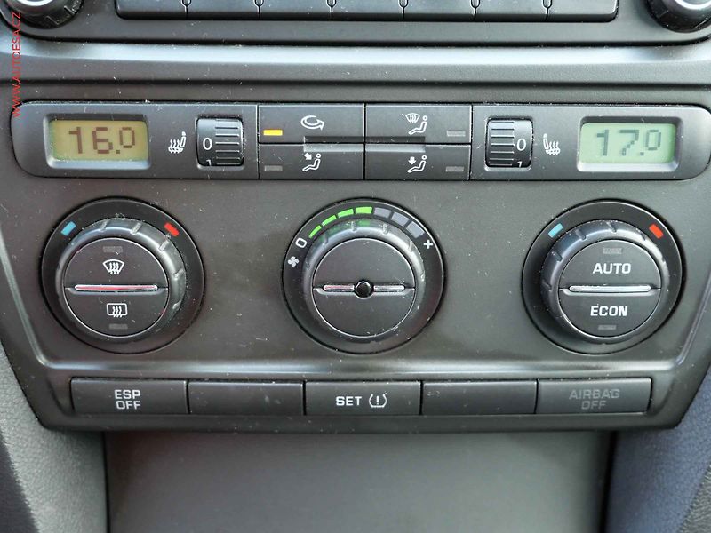 Škoda Octavia (2007) 2.0FSI, Xenon, šíbr, kůže - fotka 15 z 19