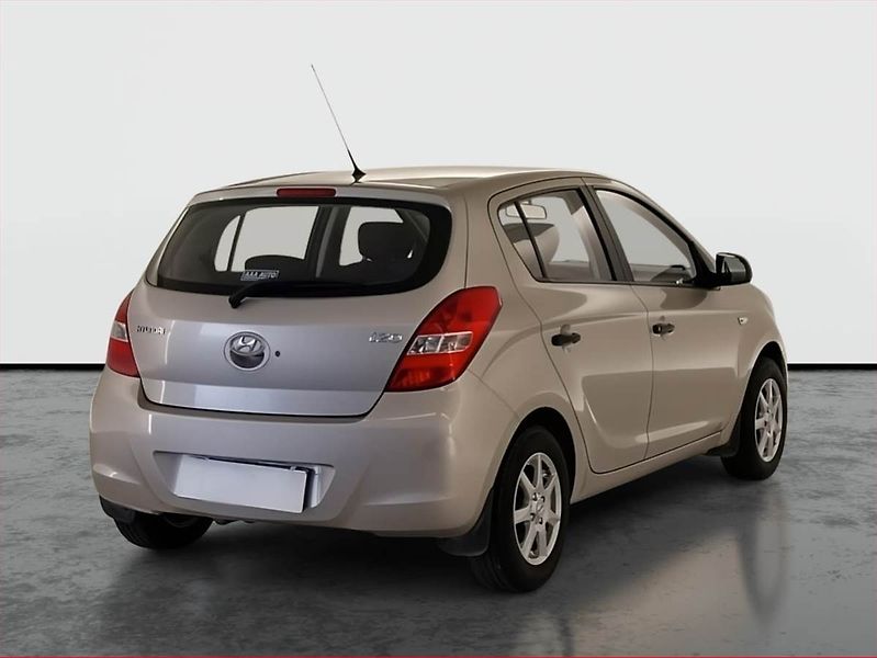 Hyundai i20 (2012) 1.2, Serv.kniha, po STK, Tažné - fotka 5 z 16