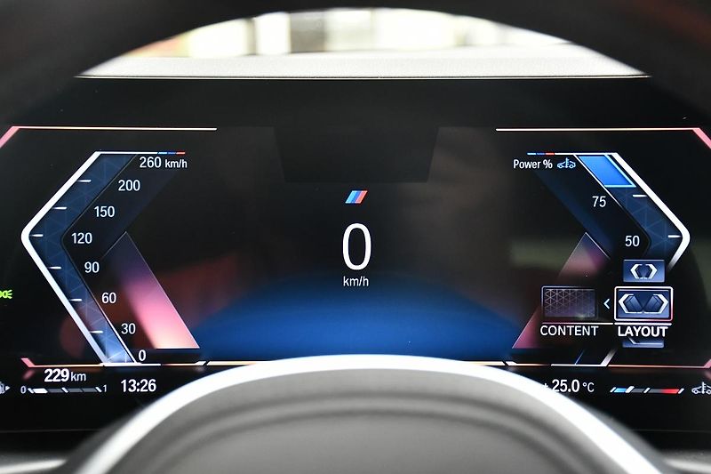 BMW Řada 3 320d xDrive M-SPORT   - fotka 36 z 64