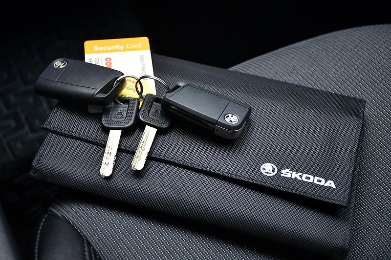 Škoda Octavia 2.0TDi STYLE VIRTUAL ACC ČR - fotka 37 z 54