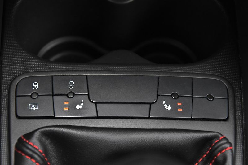 Seat Ibiza FR 1.6 TDi CR,XENON,KŮŽE,FACE - fotka 25 z 47