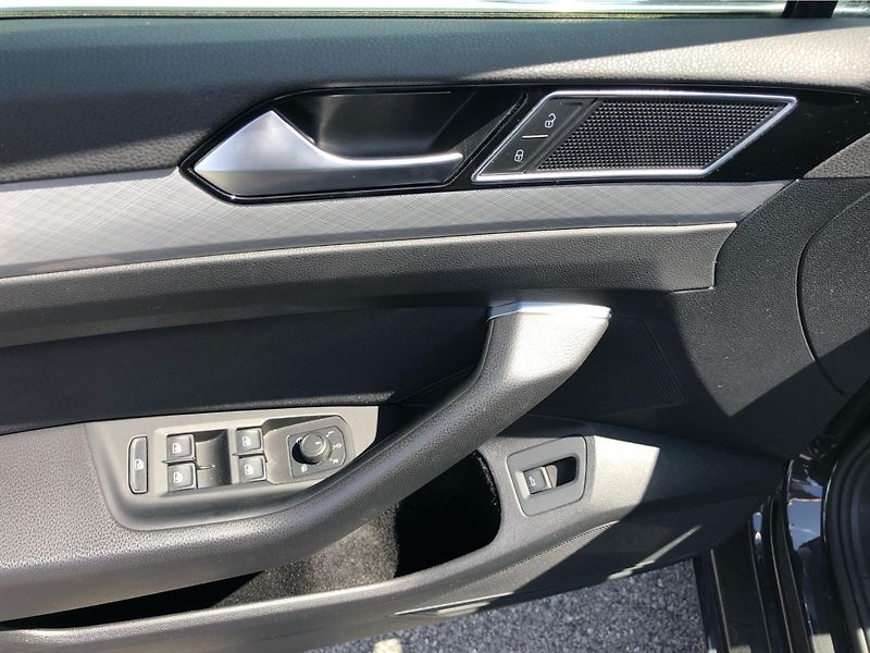 Volkswagen Passat Variant 2.0 TDi DSG 7st. Busin - fotka 15 z 30