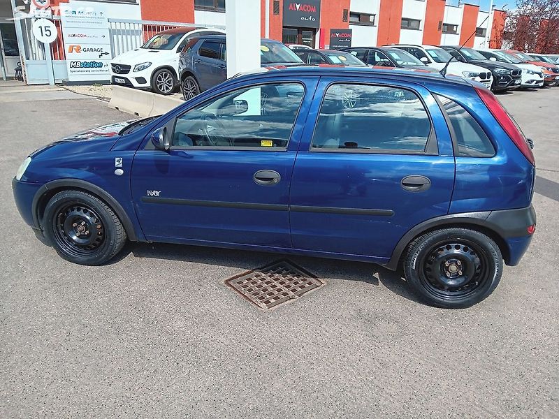 Opel Corsa 1.2 - fotka 9 z 23