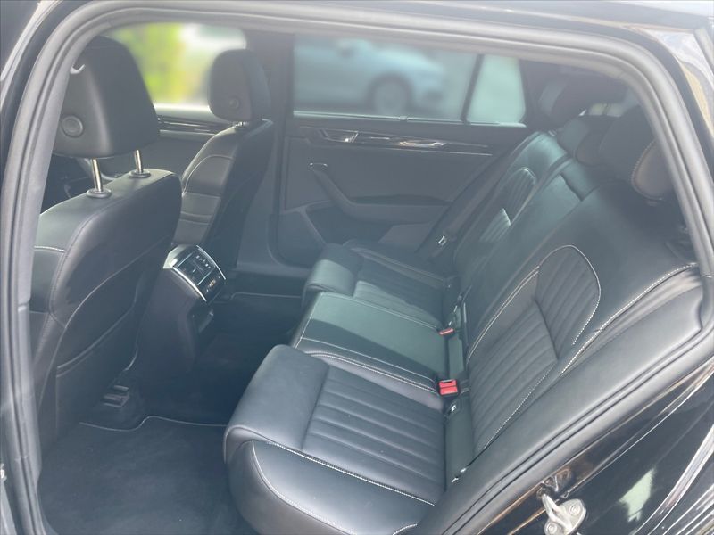Škoda Superb 2,0 TDI 147 4x4 L&K Aut - fotka 8 z 11