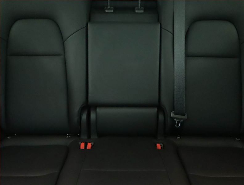 Tesla Model Y (2021) Long Range AWD 75kWh, SoH 93% - fotka 10 z 22