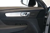 Volvo XC40 B3 Plus Dark, ACC, BLIS - náhled 22