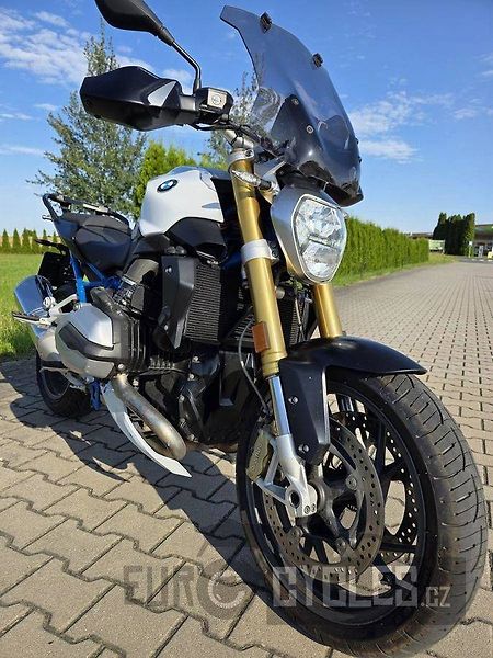 BMW R 1200 R (2021) - fotka 3 z 18
