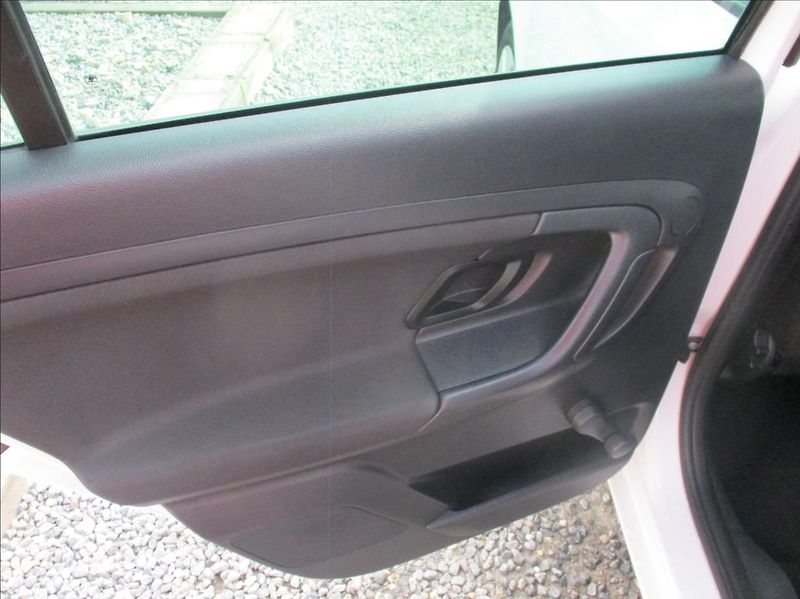 Škoda Fabia 1,4 i 16v, klima,vyhř.sedadla, - fotka 10 z 25