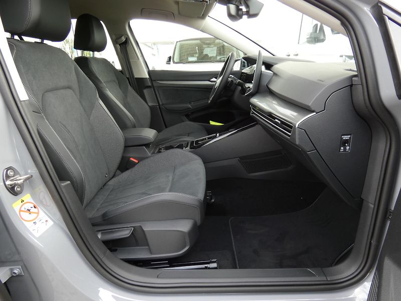 Volkswagen Golf Variant Style 2,0 TDI 110 kW 7 - fotka 21 z 30