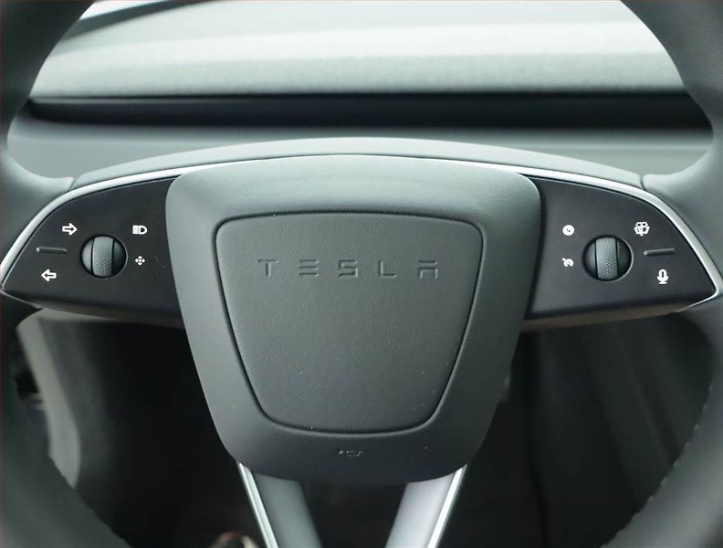 Tesla Model 3 (2025) Standard Range 60kWh, SoH 98% - fotka 23 z 34