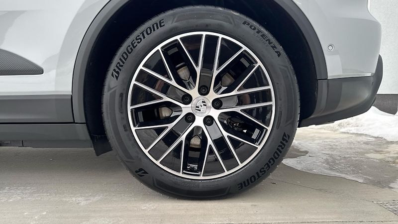 Porsche Macan 4 - fotka 12 z 25