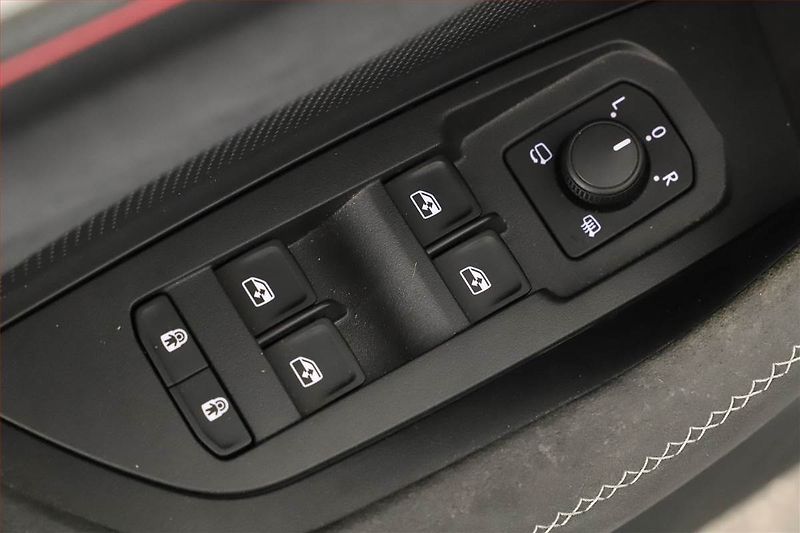 Škoda Kodiaq (2025) 2.0 TDI, SPORTLINE, KEYLESS - fotka 25 z 28