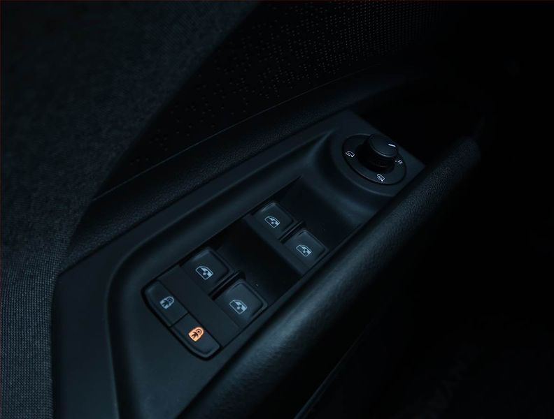 Škoda Enyaq (2025) 50 (52 kWh), SoH 100% - fotka 20 z 30