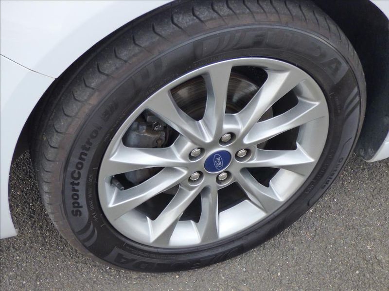 Ford Mondeo 2,0 LED,Navi,Titanium servis - fotka 66 z 72