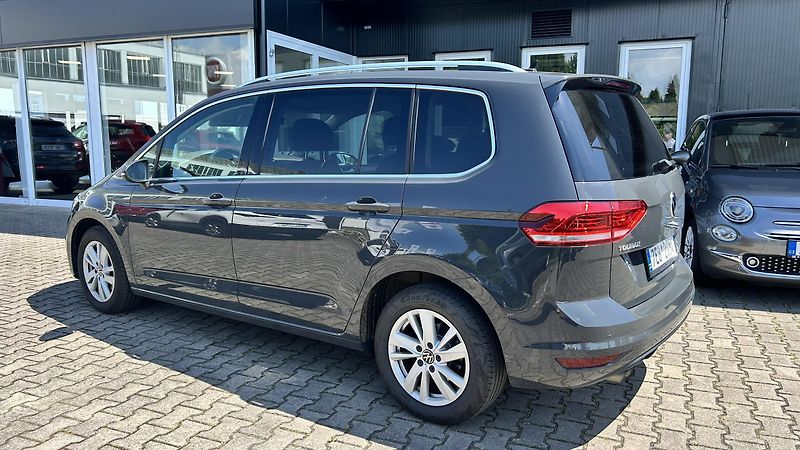 Volkswagen Touran 2.0TDI DSG  - fotka 4 z 15