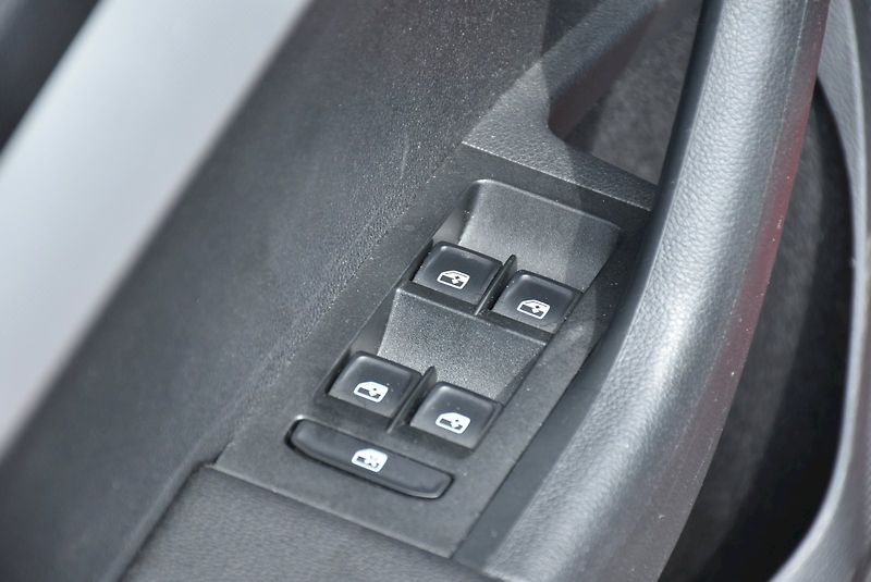 Škoda Octavia (2015) Elegance 1.8 TSI 132 kW - fotka 28 z 31