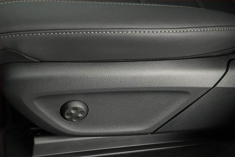 Mercedes-Benz GLE (2025) 450 - fotka 22 z 27