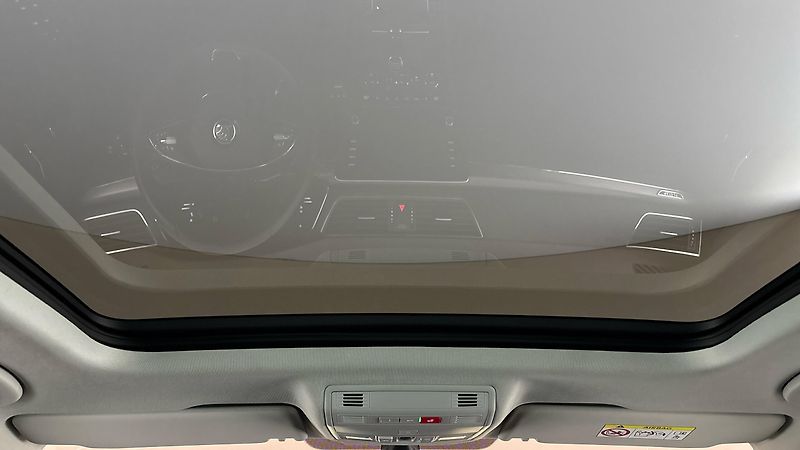 Škoda Superb 2.0 TDI DSG 4x4 Scout Combi - fotka 32 z 34