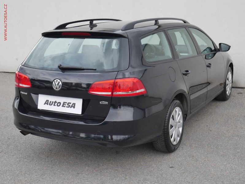 Volkswagen Passat (2011) 1.4TSi, AC, tempo, navi - fotka 4 z 13