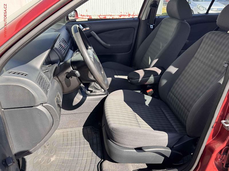 Škoda Octavia (2004) 1.6i, ČR, Klima - fotka 9 z 13