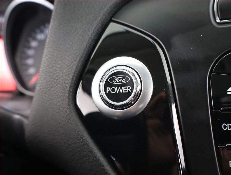 Ford Mondeo (2011) 1.6 EcoBoost, Xenony, Tempomat - fotka 20 z 21